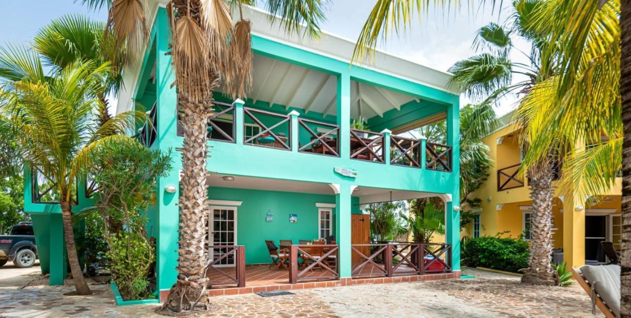 Villa Olivia Poolside 克拉伦代克 外观 照片